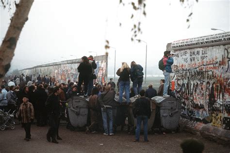 Berliner Mauer kaatuminen -  tämän ikonisen tapahtuman taustalla oli pitkä historia ja vaikutukset ovat tuntuvina tänäkin päivänä